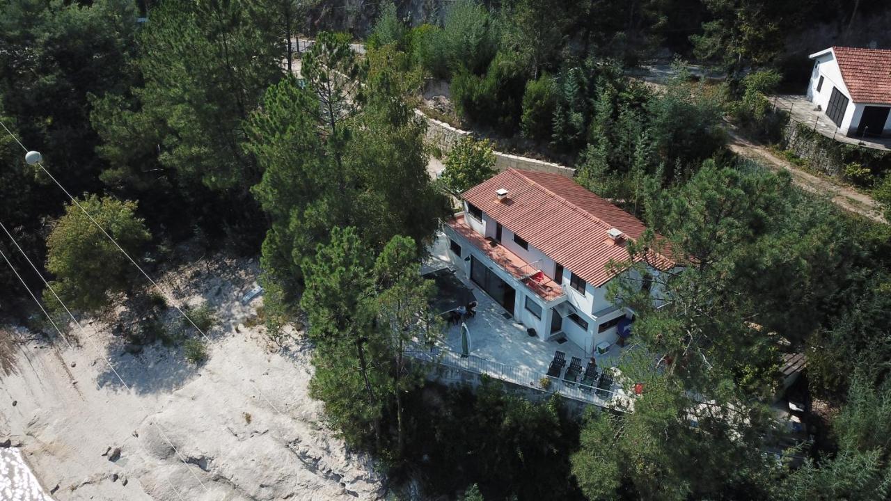 Casa Do Avo Xico - Geres Lake House - 10Pax المظهر الخارجي الصورة