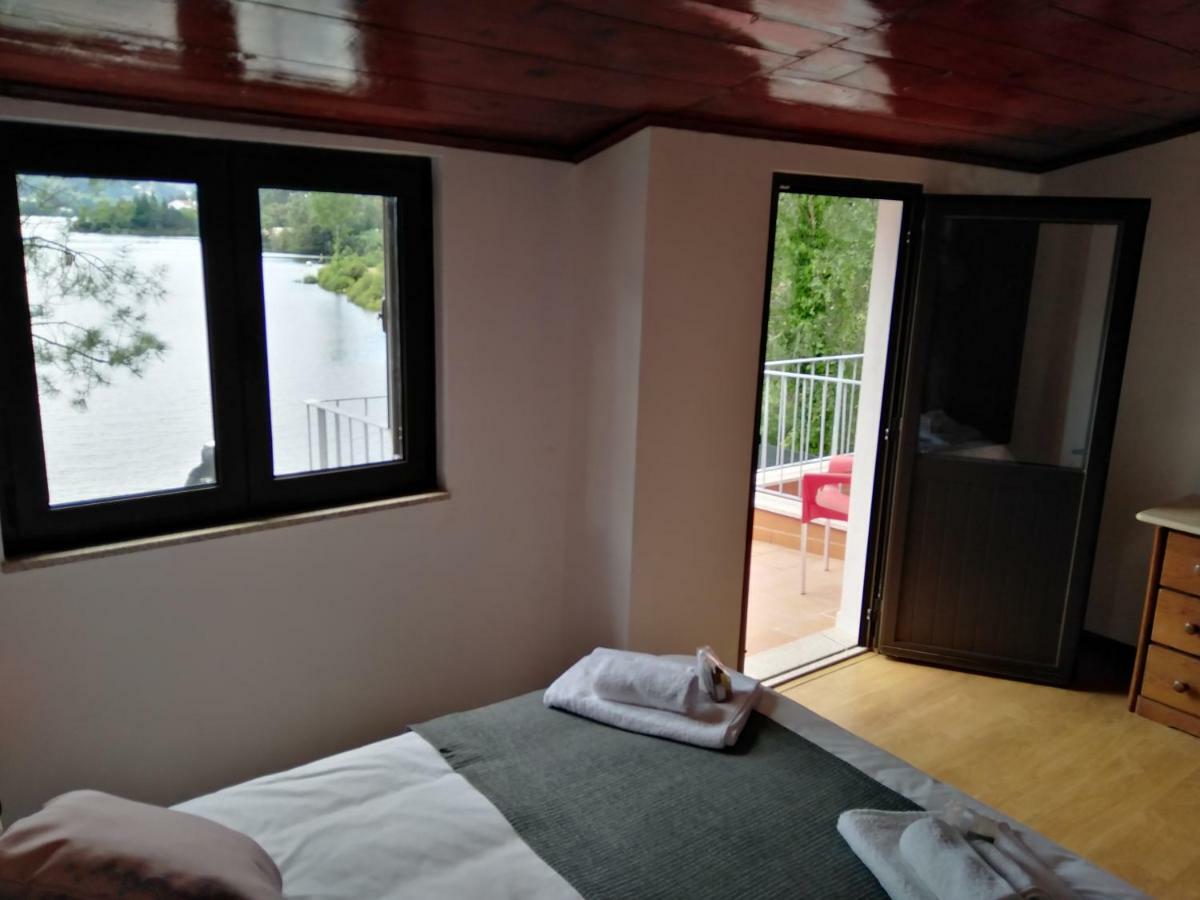 Casa Do Avo Xico - Geres Lake House - 10Pax المظهر الخارجي الصورة